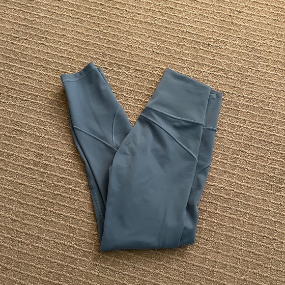 Lululemon in movement - Picture 2 of 4